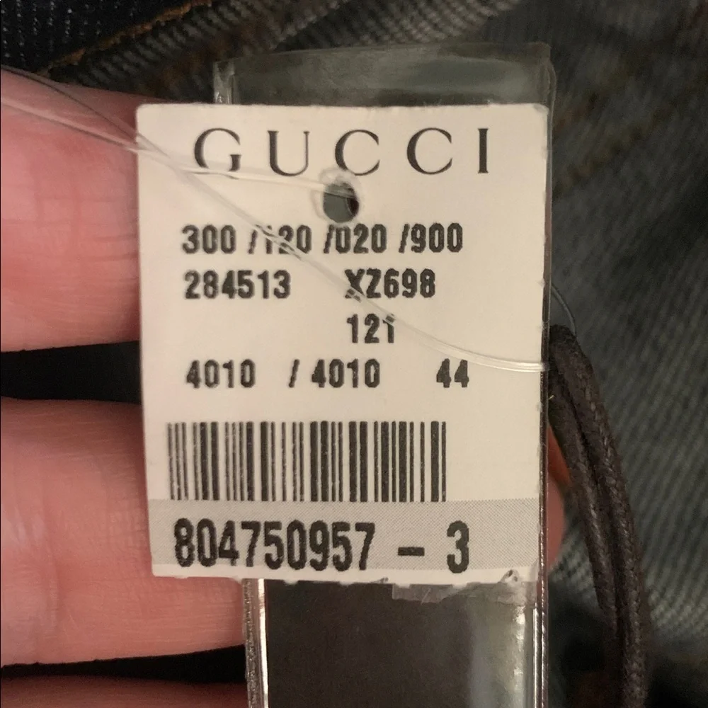 NEW Gucci Navy Blue Denim Jeans with Gold Chain and Button Accent New With Tags - Picture 14 of 15